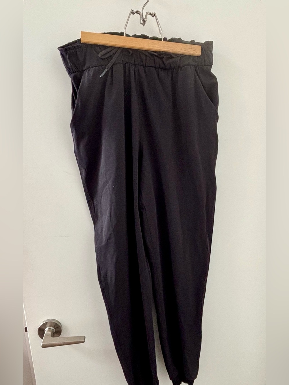 Women’s Lululemon Black Drawstring Jogger Pants with paper-bag waistband, Size 8